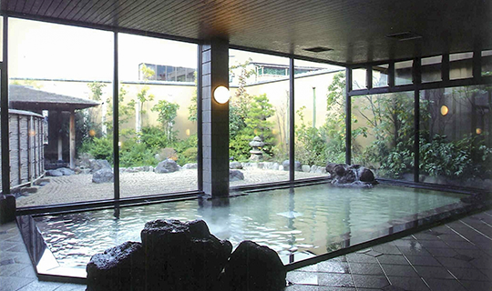 Large hot spring bath